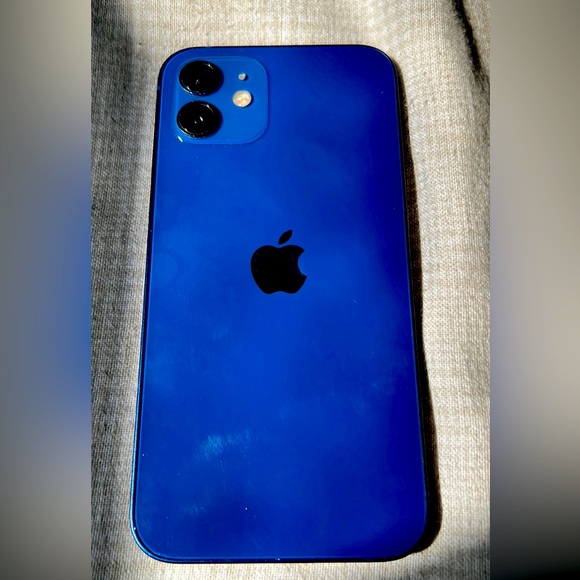 Blue Apple IPhone 12 128GB UNLOCKED (paid off from carrier)